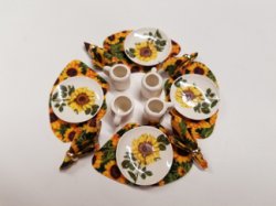8 piece Sunflower Dinner Set with Placemats & Napkins