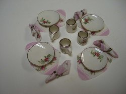 8 Piece Crescent Flower Dinner Set with Placemats & Napkins